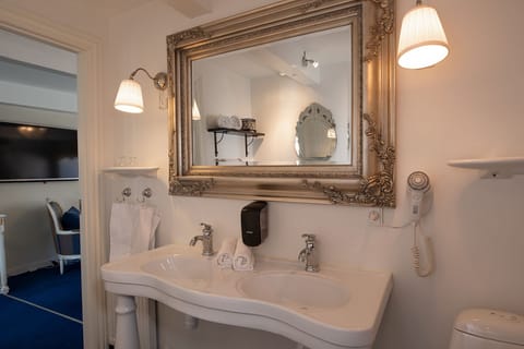 Royal Double Room | Bathroom | Shower, hair dryer, towels