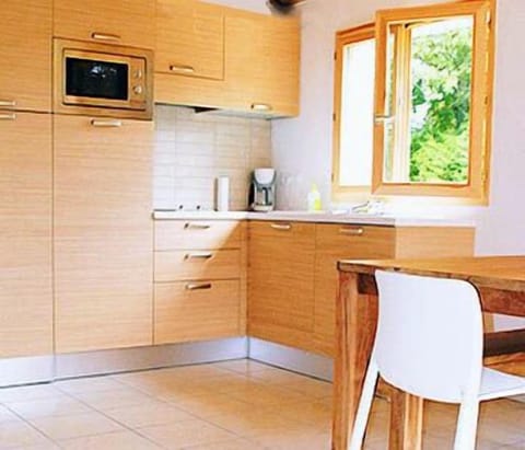 Superior Duplex (apartment) | Private kitchen | Fridge, microwave, stovetop, electric kettle