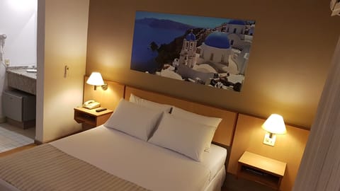 Suite | Select Comfort beds, minibar, desk, free WiFi