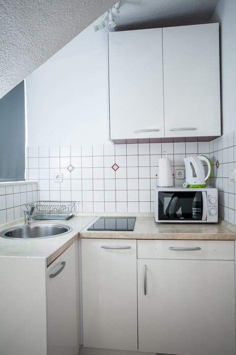 Apartment for 4 people | Private kitchenette | Mini-fridge, electric kettle