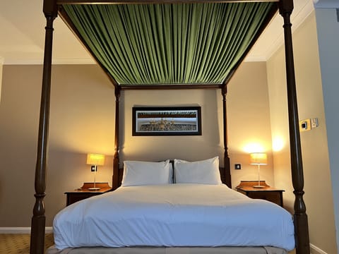 In-room safe, desk, laptop workspace, iron/ironing board