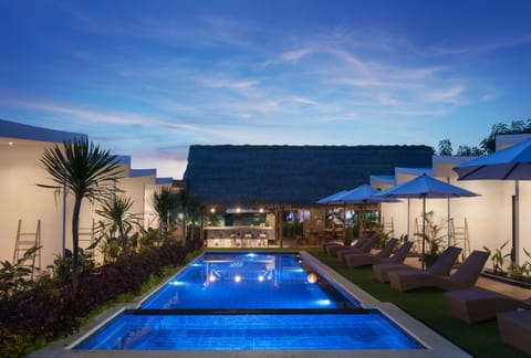 Outdoor pool, sun loungers