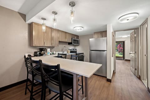 Suite, 1 King Bed with Sofa bed, Kitchen, Poolside (Smoke Free) | Private kitchen