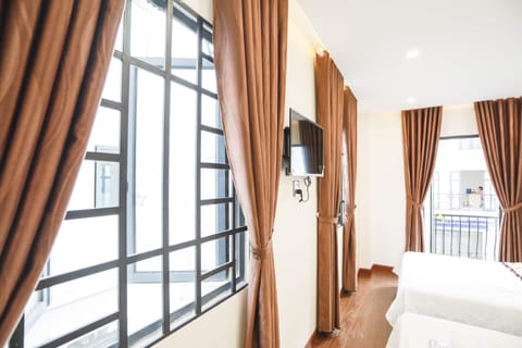 Quadruple Room | Minibar, desk, soundproofing, iron/ironing board (on request)