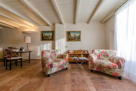 Studio | Living room | TV