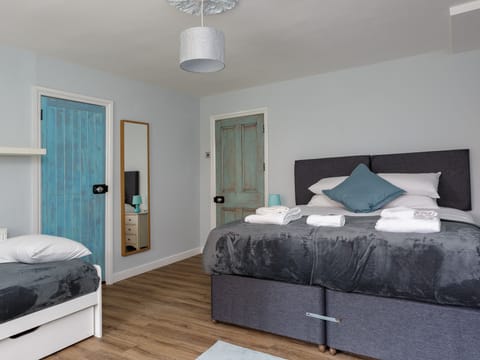Luxury Apartment, Hot Tub, Garden View (Stopover Albany Garden) | 1 bedroom