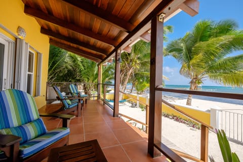 House, 4 Bedrooms | Terrace/patio
