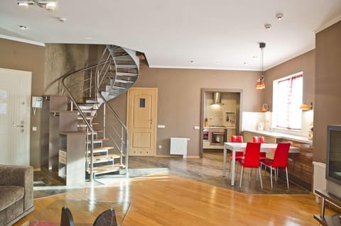 Standard Apartment, 2 Bedrooms | Living room | Smart TV, DVD player