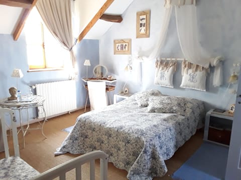 Double Room (Bleue) | Individually decorated, individually furnished, desk, iron/ironing board