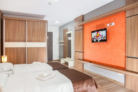 Standard Twin Room, City View | Soundproofing, free cribs/infant beds, rollaway beds, free WiFi