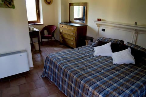 Individually furnished, desk, blackout drapes, free WiFi