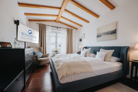 Double Room | In-room safe, individually decorated, blackout drapes, soundproofing