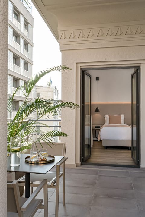 Standard Double Room | Egyptian cotton sheets, premium bedding, pillowtop beds, in-room safe