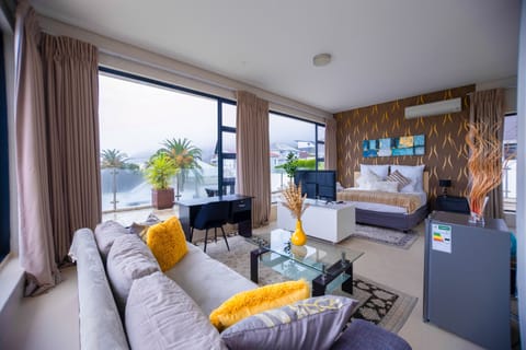 Sea-View Wing Suites Top Level (DELUXE) | Premium bedding, down comforters, memory foam beds