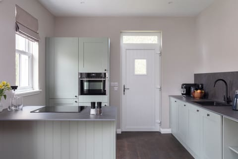 Cottage, 2 Bedrooms | Private kitchen | Espresso maker, coffee/tea maker, electric kettle