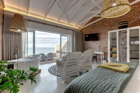 Executive Double Room, 1 King Bed, Ocean View | Minibar, individually decorated, individually furnished, free WiFi