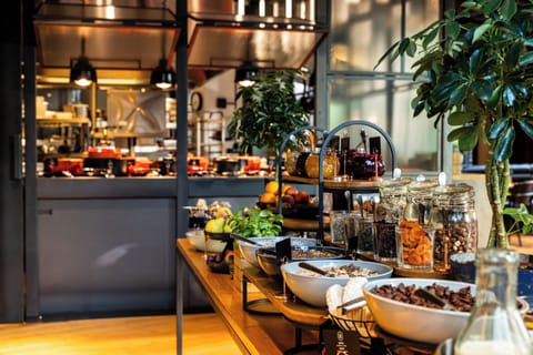 Daily buffet breakfast for a fee
