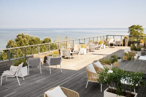 Sundeck