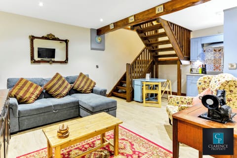 1 bedroom, individually decorated, individually furnished