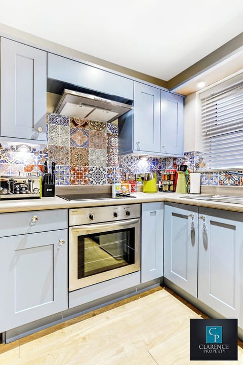 1 bedroom, individually decorated, individually furnished