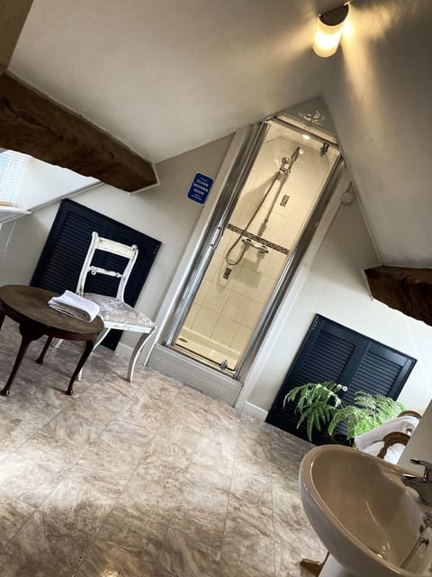 Suite, Ensuite | Bathroom