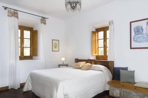 Double or Twin Room, Garden View | 1 bedroom, individually decorated, individually furnished