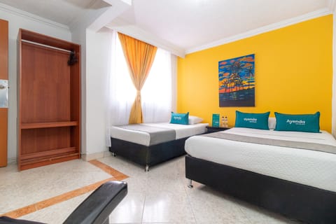 Family Triple Room | Soundproofing, iron/ironing board, free WiFi, bed sheets