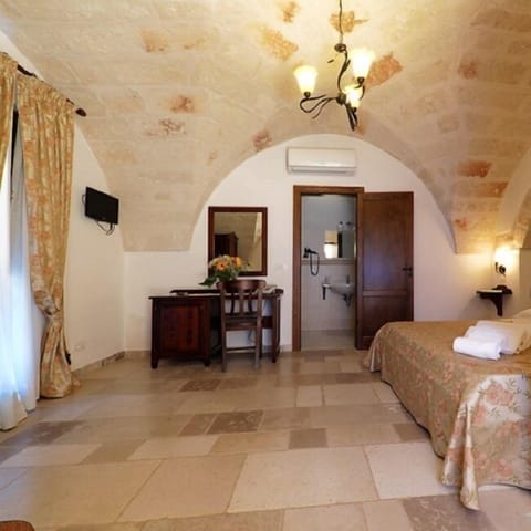 Superior Double Room (Ciliegio) | Individually decorated, individually furnished, desk, blackout drapes