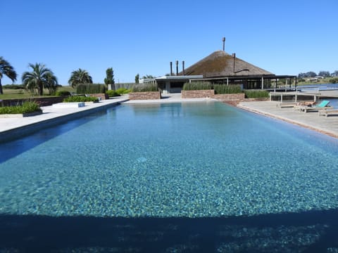 2 outdoor pools