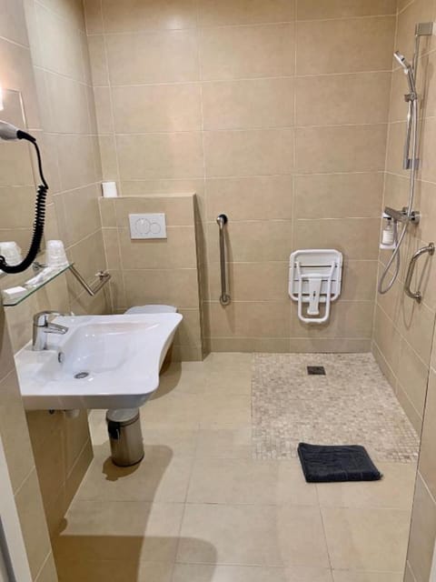 Superior Single Room, 1 Large Twin Bed, Accessible, City View | Individually decorated, individually furnished, desk, blackout drapes