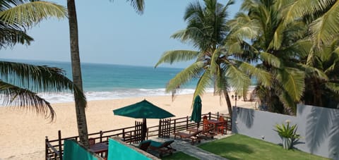 Superior Double Room, 1 King Bed, Sea View | Beach/ocean view
