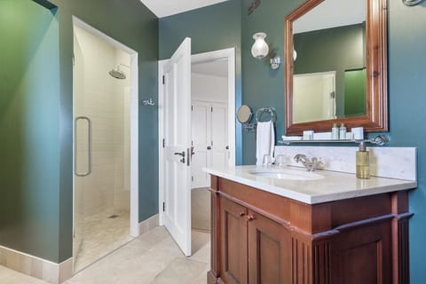 Cottage, 2 Bedrooms, Ensuite | Bathroom | Rainfall showerhead, free toiletries, hair dryer, bathrobes