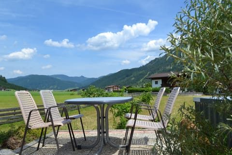 Apartment, Private Bathroom (App. für 4 Personen) | Mountain view