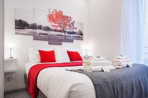 Apartment, 1 Queen Bed, Non Smoking | Desk, iron/ironing board, cribs/infant beds, free WiFi