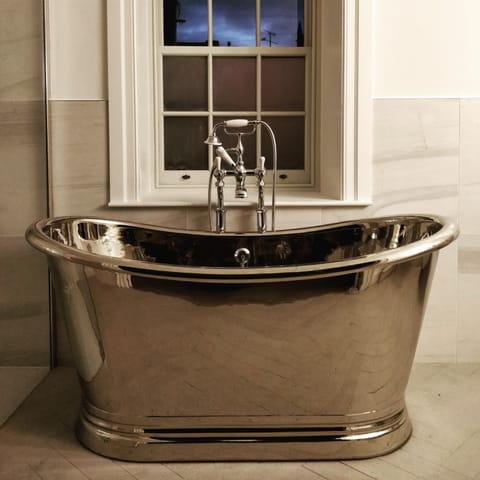 Double Room, Ensuite, Sea View (Bathtub) | Desk, blackout drapes, soundproofing, iron/ironing board