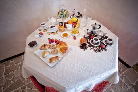 Free daily cooked-to-order breakfast