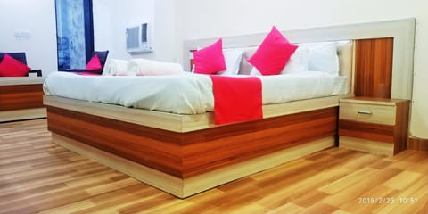 Comfort Double Room | Iron/ironing board, rollaway beds, free WiFi