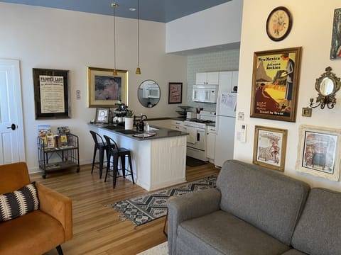 Lizzie Suite | Premium bedding, memory foam beds, individually decorated