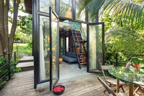 Signature Tree House, 1 Queen Bed, Kitchen, Garden View | Terrace/patio