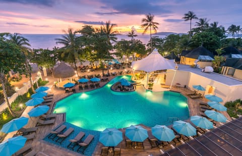 2 outdoor pools