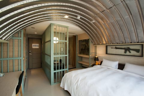 Design Double Room, 1 Queen Bed, Non Smoking | Desk, blackout drapes, soundproofing, free WiFi
