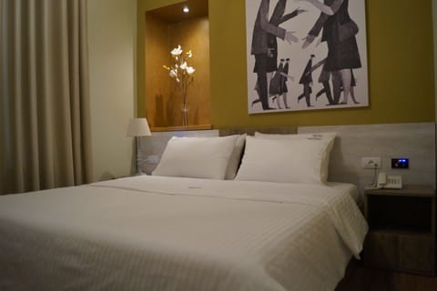 Comfort Double or Twin Room, Garden View | Down comforters, desk, soundproofing, rollaway beds