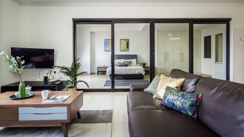 Studio A | Living area | 40-inch Smart TV with cable channels, TV