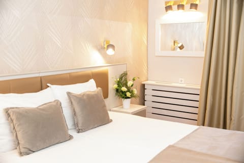 Minibar, in-room safe, desk, blackout drapes