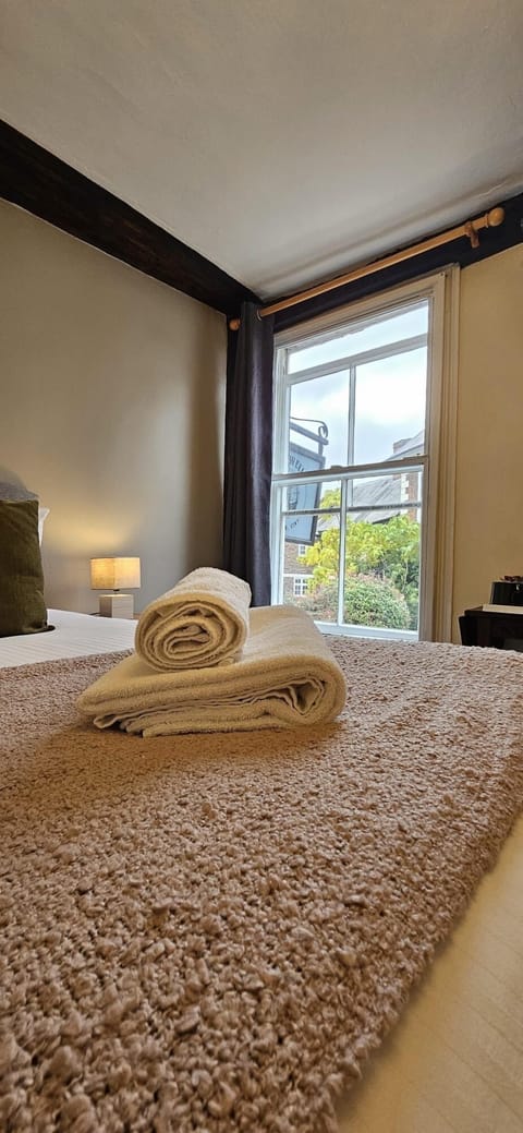 Double Room | Free WiFi, bed sheets