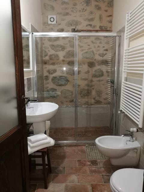 Classic Double Room | Desk, soundproofing, cribs/infant beds, free WiFi