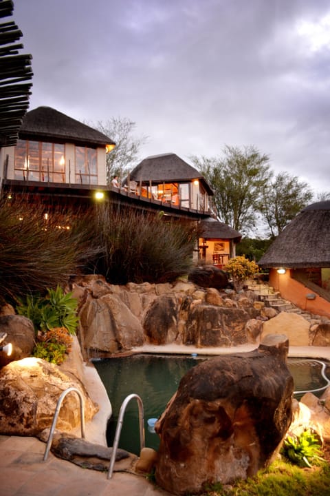 2 outdoor pools, sun loungers