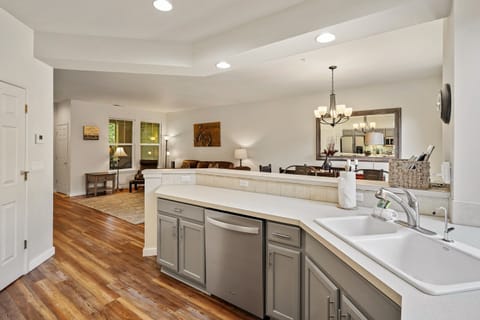 Townhome, 2 Bedrooms | Private kitchen | Fridge, microwave, oven, stovetop