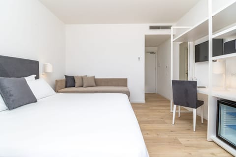 Triple Room | Premium bedding, down comforters, in-room safe, desk