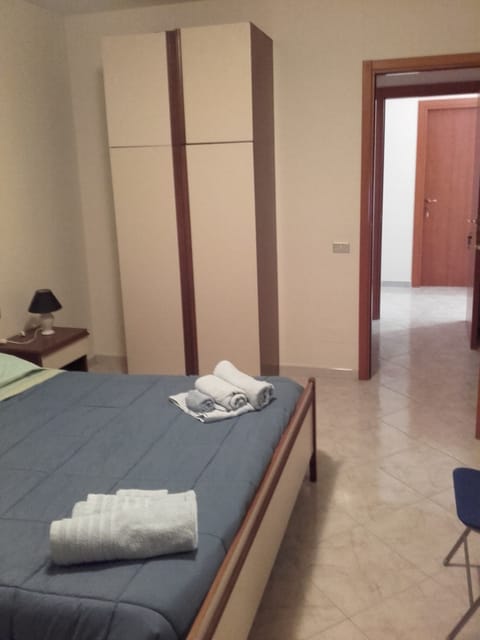 Comfort Double Room Single Use (Orchidea) | Free WiFi, bed sheets